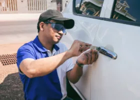 Car Locksmith in Greenacres, CA